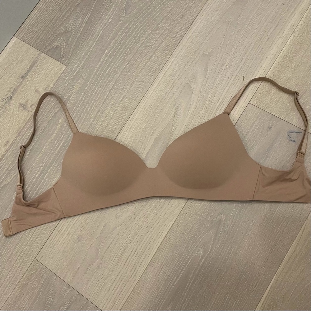 ✨NWOT✨ VS T-Shirt Bra lightly lined/wireless